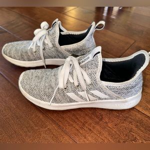 VUC Adidas Sneakers Sz 6.5